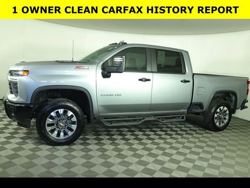 Used 2025 Chevrolet Silverado 2500 Custom w/ Custom Value Package image 4