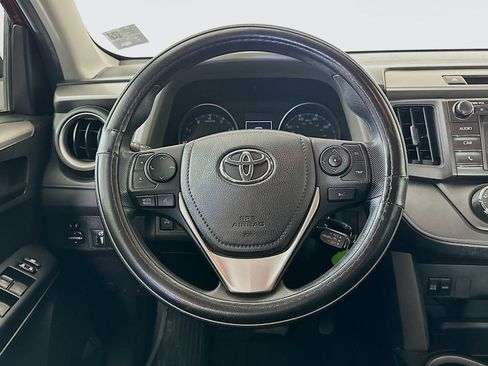 Used 2018 Toyota RAV4 LE w/ Carpet Mat Package AWD/4WD image 17