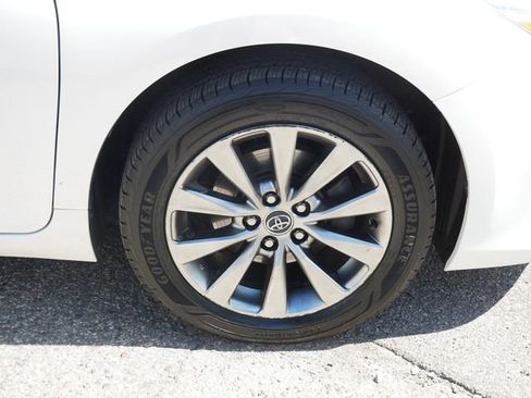 Used 2015 Toyota Camry XLE w/ Moonroof Package FWD image 7