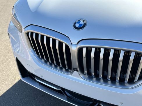 Used 2025 BMW X5 sDrive40i w/ Premium Package image 32