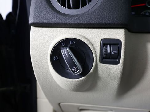 Used 2014 Volkswagen Tiguan SEL image 32