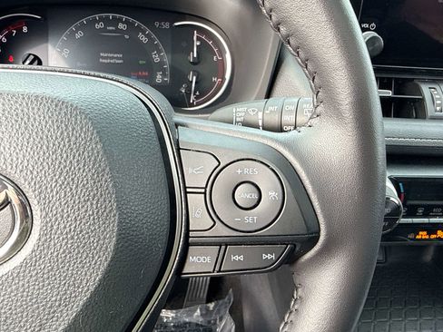 Used 2025 Toyota RAV4 XLE Premium image 24