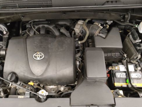 Used 2019 Toyota Highlander XLE image 30