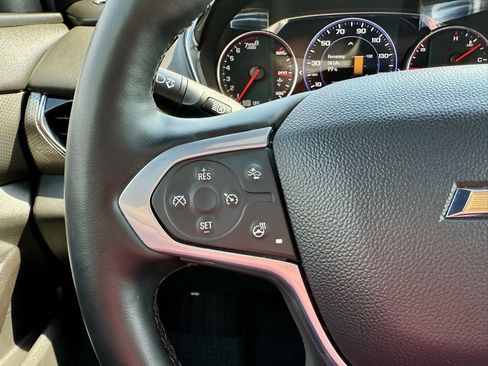 Used 2023 Chevrolet Traverse Premier image 25