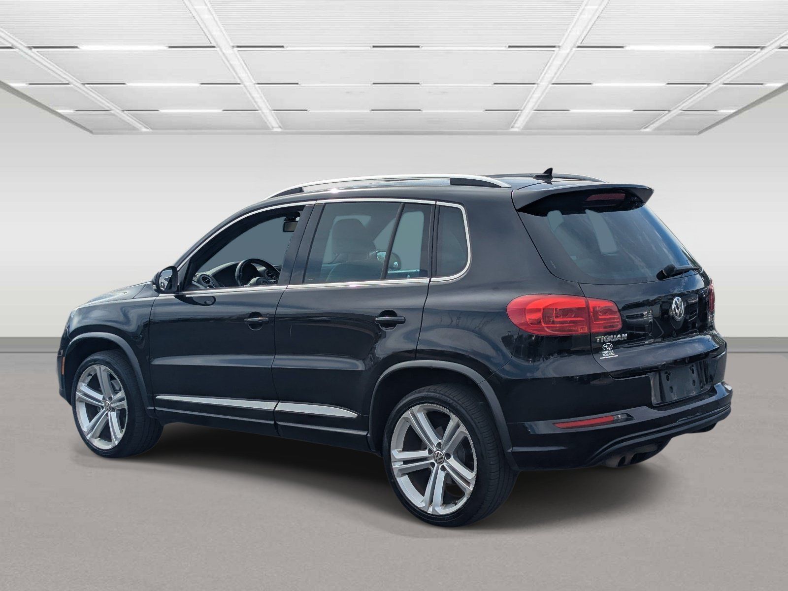 Used 2015 Volkswagen Tiguan R-Line AWD/4WD image 3