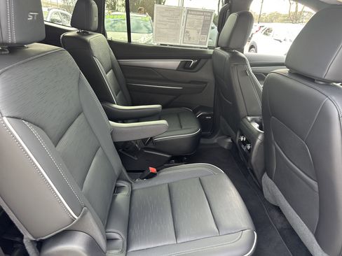 Used 2025 Buick Enclave Sport Touring w/ Super Cruise Package image 14