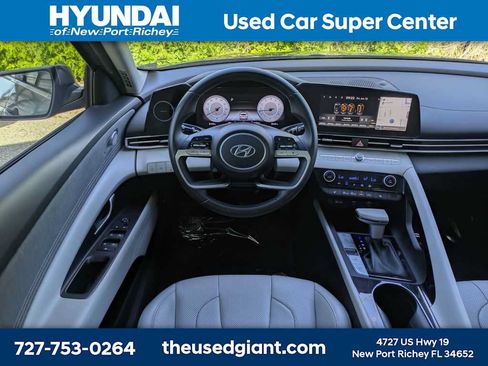 Used 2023 Hyundai Elantra Limited w/ Preferred Accessory Package FWD image 16