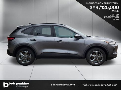 Used 2025 Ford Escape ST-Line Select AWD/4WD image 24