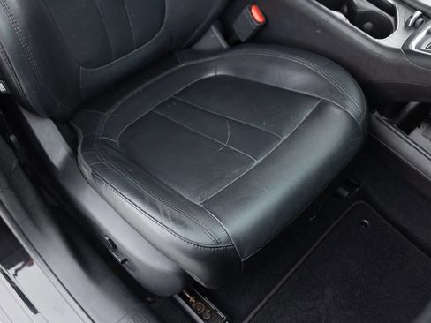 Used 2017 Chrysler 200 Limited Platinum FWD image 25