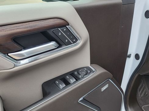 New 2026 GMC Sierra 1500 SLT image 15