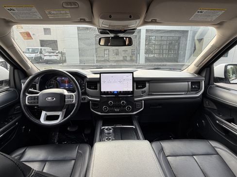 Used 2022 Ford Expedition XLT AWD/4WD image 36