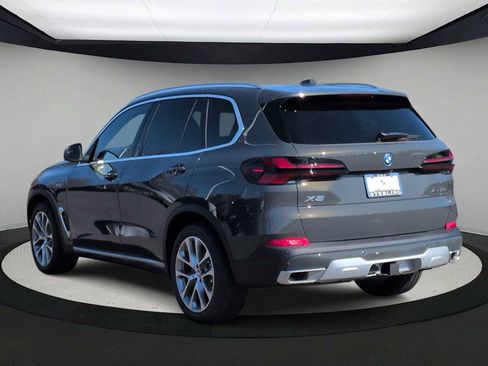 New 2026 BMW X5 xDrive50e image 6
