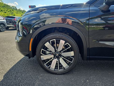 New 2025 Mitsubishi Outlander AWD image 8