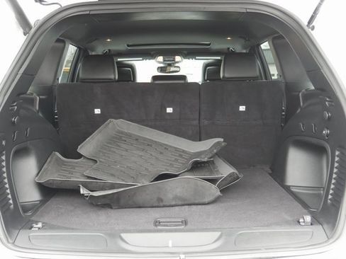 Used 2022 Jeep Grand Cherokee Laredo X image 11