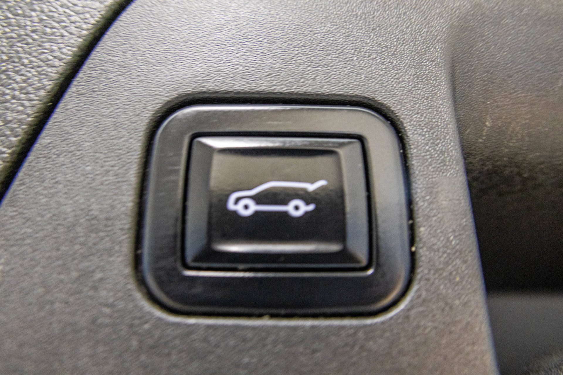 Used 2022 Buick Envision Essence w/ Technology Package I FWD image 43