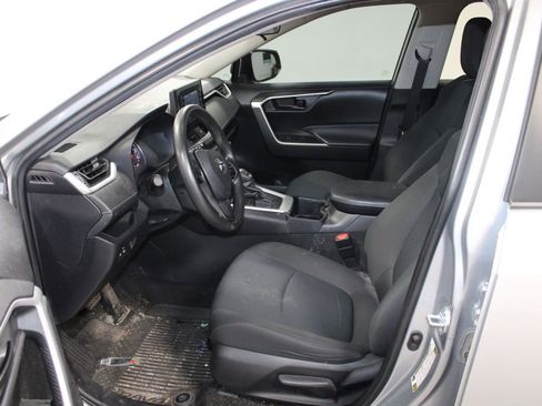 Used 2022 Toyota RAV4 LE FWD image 14