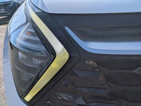 Used 2023 Kia Sportage SX image 10