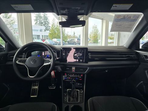 Used 2025 Volkswagen Jetta Sport image 24