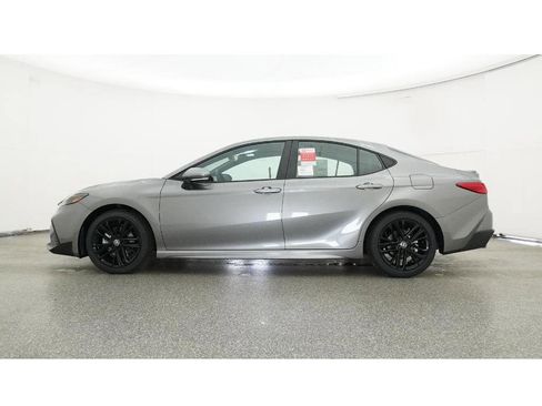 Used 2026 Toyota Camry SE w/ Convenience Package FWD image 19