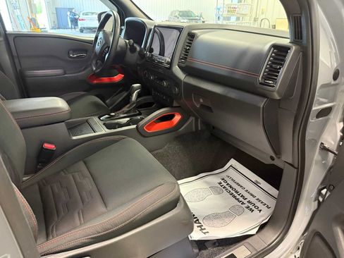 Used 2023 Nissan Frontier PRO-4X w/ Pro Convenience Package AWD/4WD image 18
