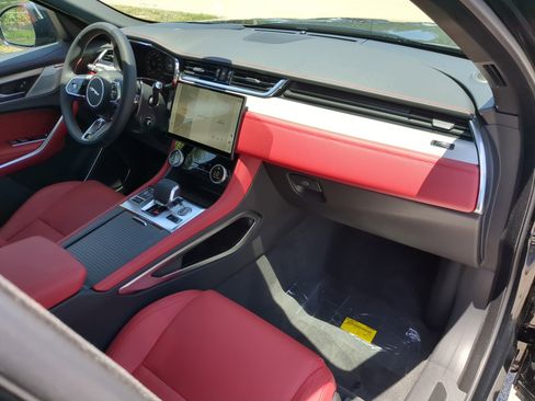 New 2026 Jaguar F-PACE R-Dynamic S image 13