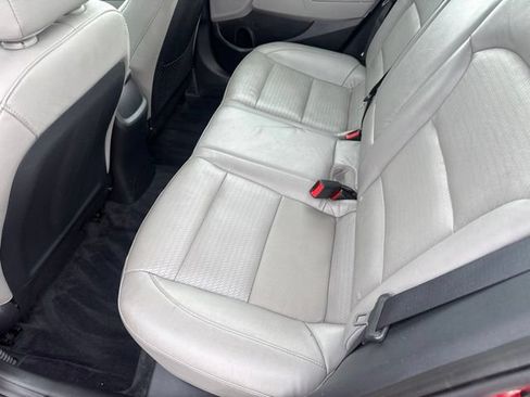 Used 2017 Hyundai Elantra Limited w/ Limited Ultimate Package 05 FWD image 12