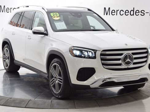 Used 2025 Mercedes-Benz GLS 450 4MATIC image 8