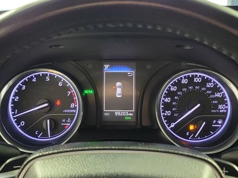 Used 2020 Toyota Camry SE w/ Convenience Package FWD image 27
