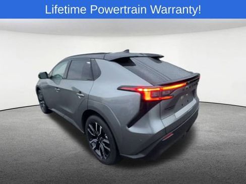 New 2026 Subaru Solterra Touring image 6