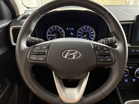 Used 2020 Hyundai Venue SEL w/ Convenience + Premium Package FWD image 15