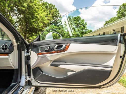 Used 2017 Mercedes-Benz SL 550 image 60