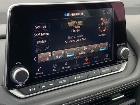 Used 2024 Nissan Rogue SV w/ SV Premium Package FWD image 27