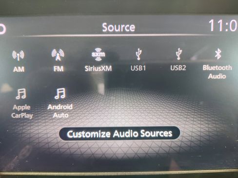 Used 2022 Nissan Pathfinder SV image 3