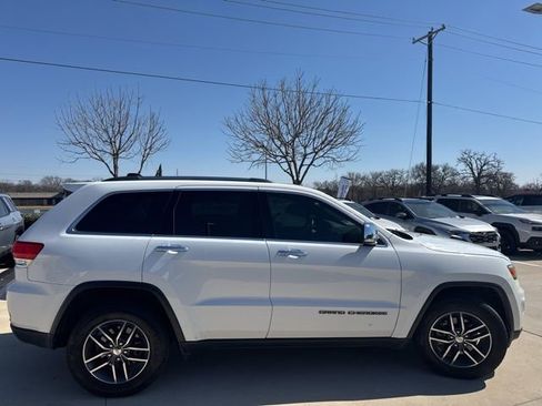 Used 2018 Jeep Grand Cherokee Limited image 2