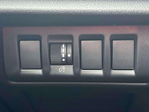 Used 2025 Subaru Outback Premium w/ Popular Package #1A image 16