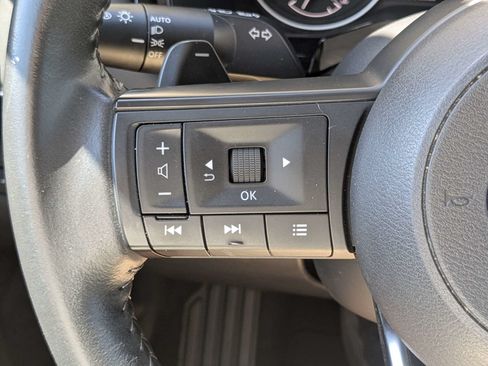 Used 2025 Nissan Pathfinder SV FWD image 29
