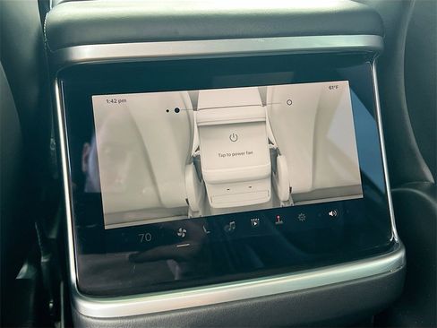 Used 2022 Tesla Model X image 25