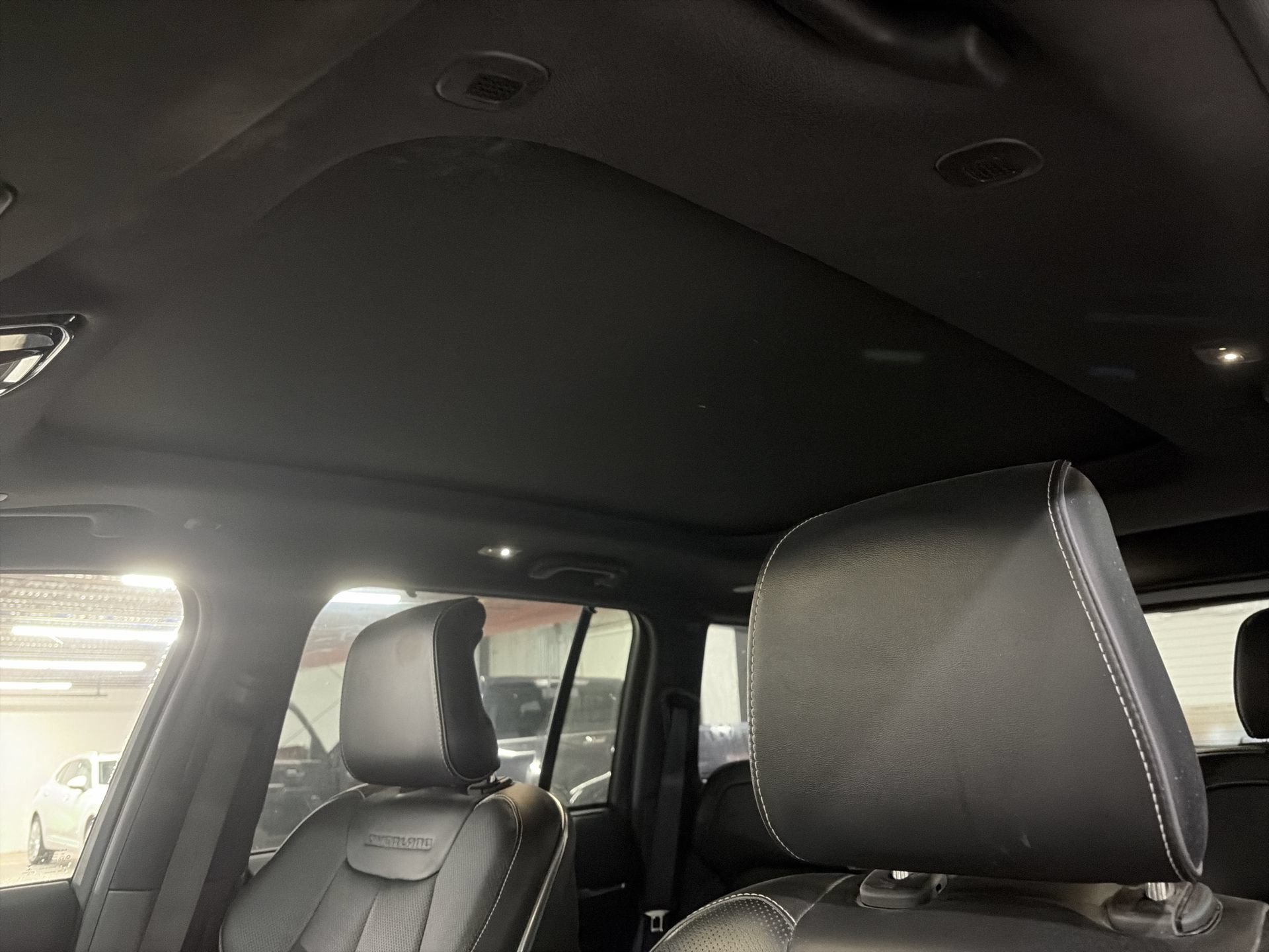 Used 2022 Jeep Grand Cherokee Overland w/ Adv Protech Group III AWD/4WD image 20