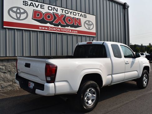 Certified 2020 Toyota Tacoma SR w/ SR Convenience Package AWD/4WD image 5