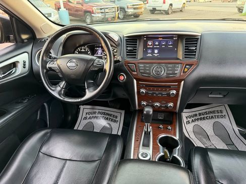 Used 2018 Nissan Pathfinder Platinum w/ Cargo Package image 29