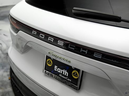Used 2023 Porsche Cayenne image 29
