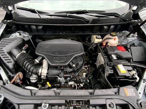 Used 2018 Cadillac XT5 Luxury w/ Driver Awareness Package image 9