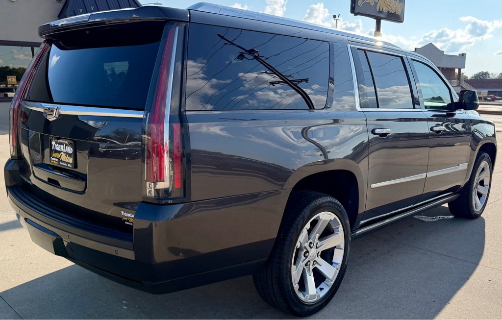 Used 2018 Cadillac Escalade ESV Premium Luxury AWD/4WD image 7