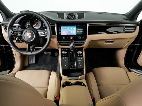 Certified 2025 Porsche Macan AWD image 20