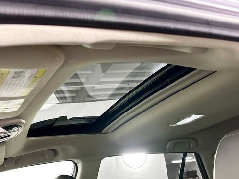 Used 2020 Subaru Outback Limited w/ Popular Package #2 AWD/4WD image 19