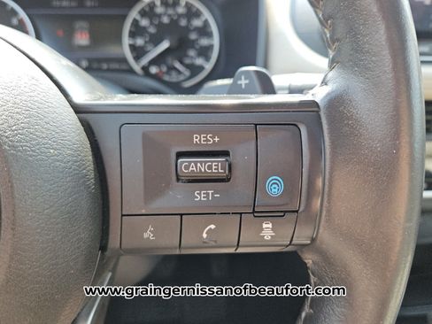 Used 2024 Nissan Rogue SV w/ SV Premium Package FWD image 13