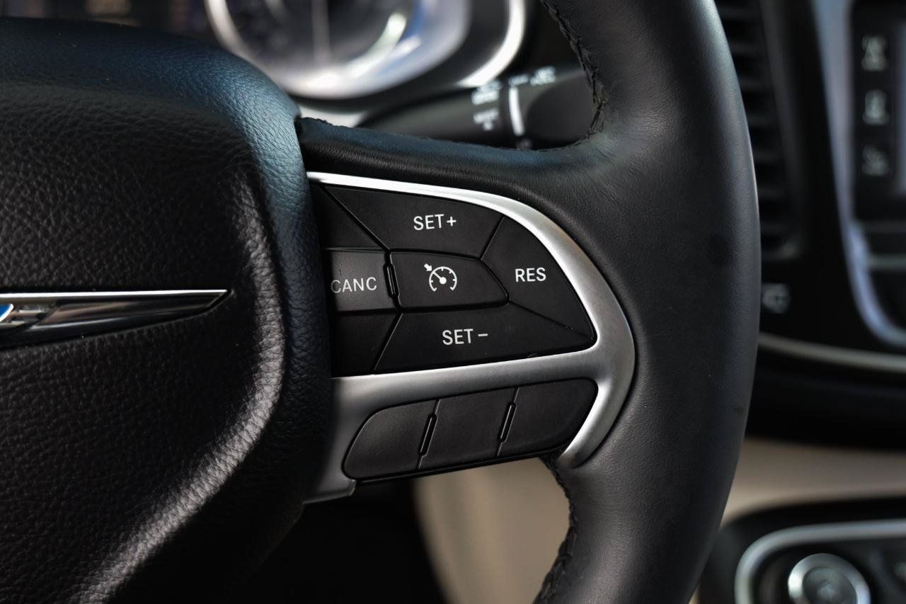 Used 2015 Chrysler 200 Limited w/ Convenience Group FWD image 27