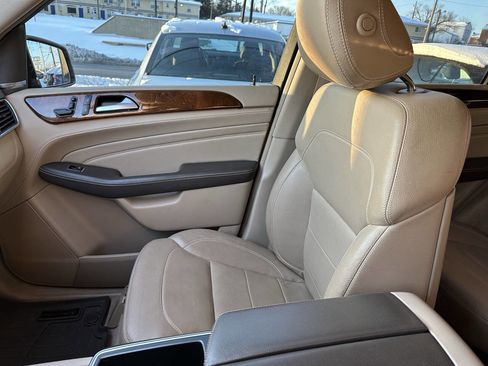 Used 2015 Mercedes-Benz ML 400 ML 400 AWD 4MATIC 4dr SUV w/ Parking Assist Package image 14