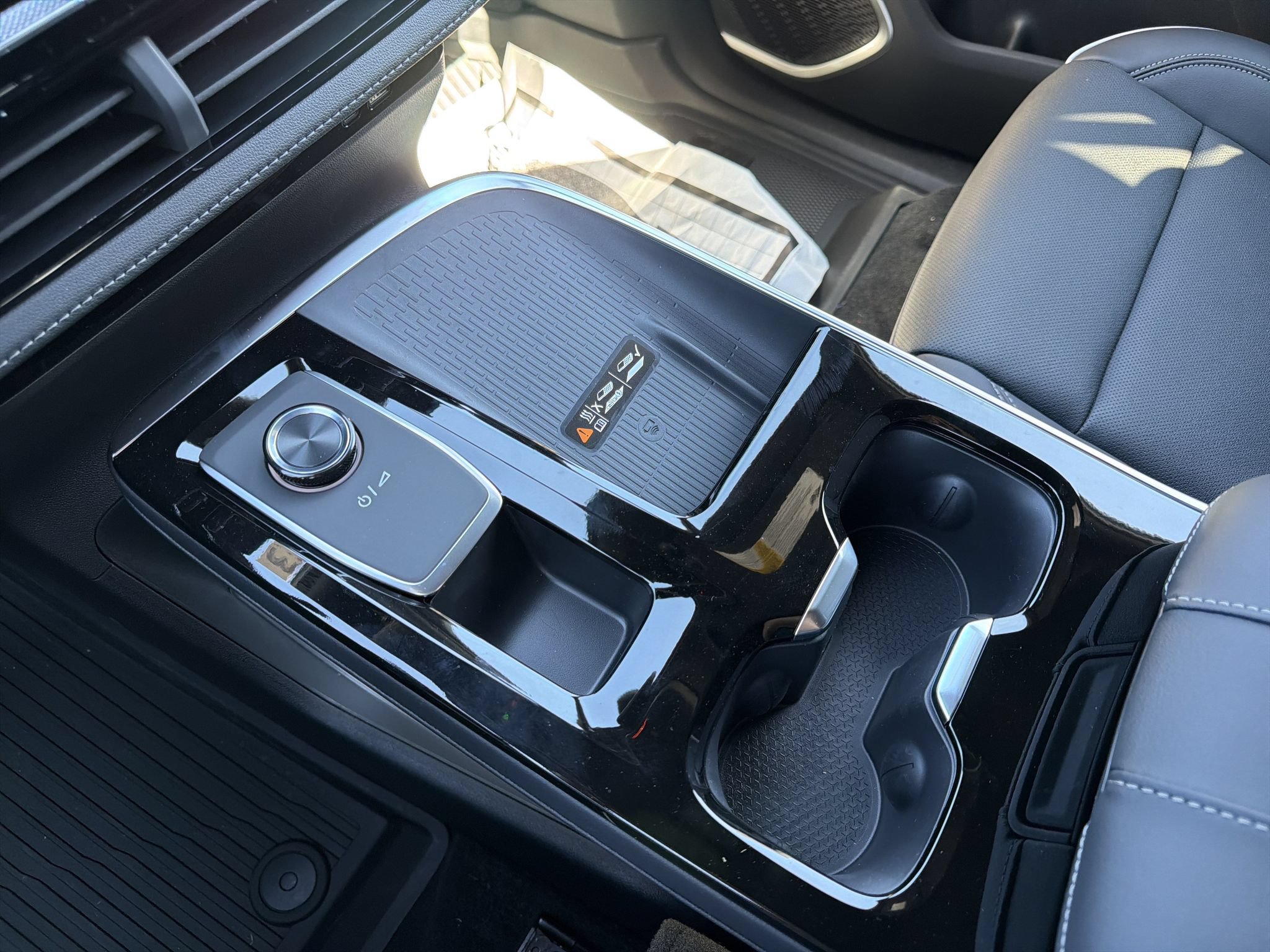 New 2027 Buick Enclave Preferred w/ LPO, Floor Liner Package FWD image 7