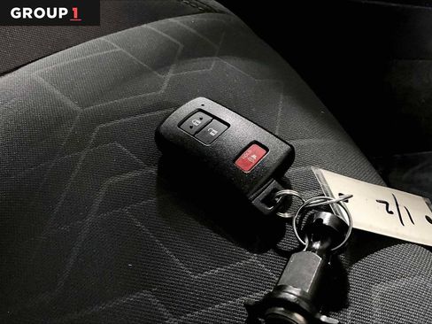 Certified 2019 Toyota Tacoma TRD Off-Road w/ Technology Package AWD/4WD image 15